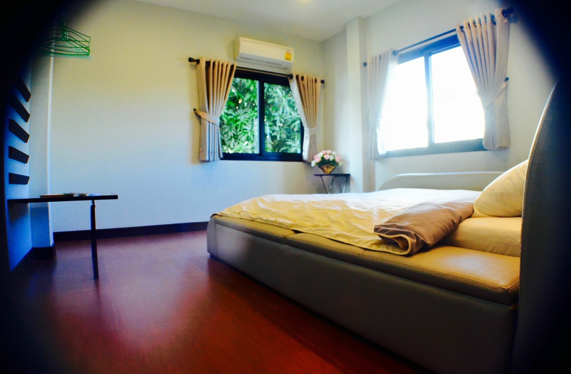 4 Bedroom House At Skytrain 방콕 외부 사진